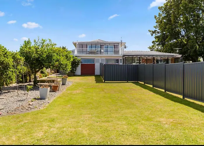 Absolutely Front House-private Access