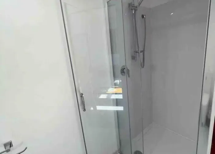 Absolutely Front House-private Access *